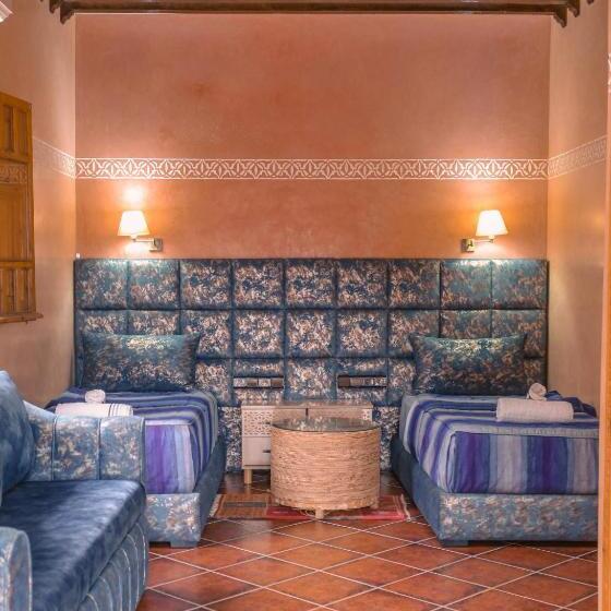 تختخواب و صبحانه Chez Mamouchthka