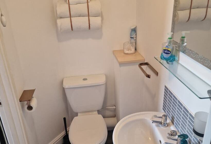 צימר Philbeach Guest House