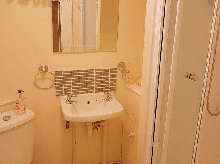 צימר Philbeach Guest House