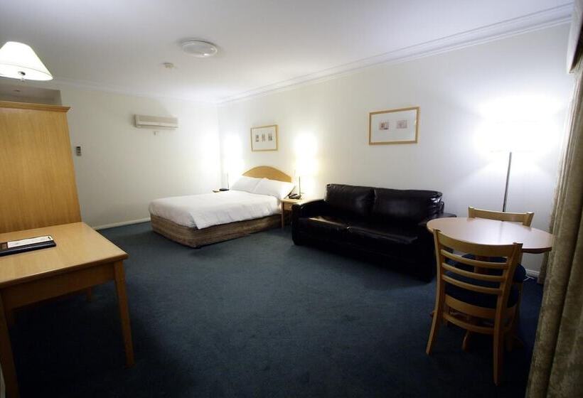 Carlyle Suites & Apartments