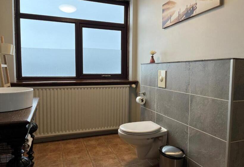 Farmhotel Efstidalur