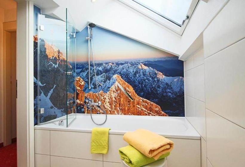 Hilleprandt Adults Only