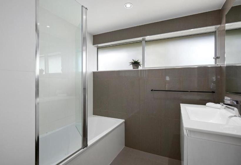 Narrowneck Court Holiday Apartments