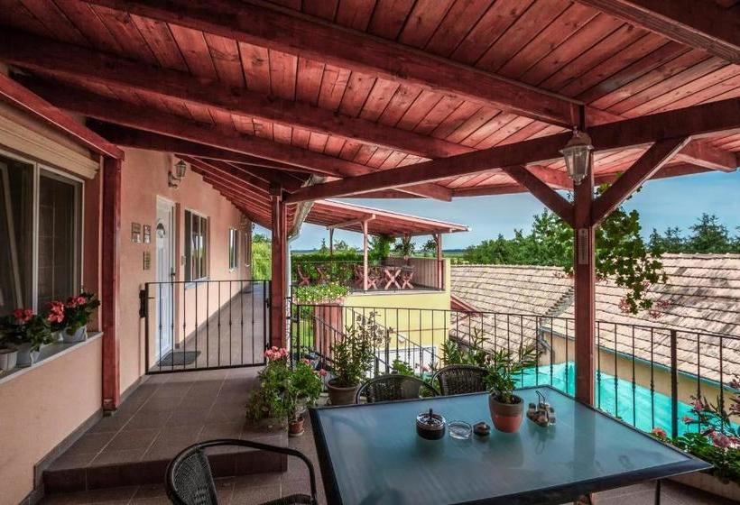 ペンション Aranypatkó Fogadó étterem