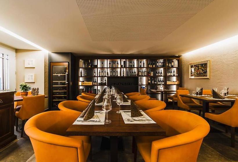 ペンション Biobistro Semadeni