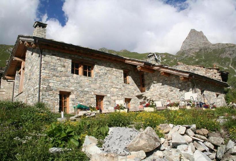 بنسيون Chalet Colinn