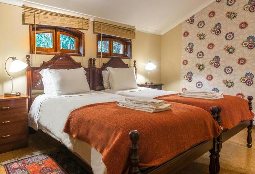 پانسیون Chalet Relogio Guesthouse