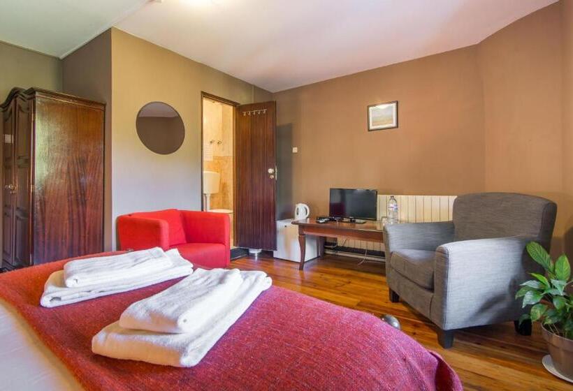 پانسیون Chalet Relogio Guesthouse