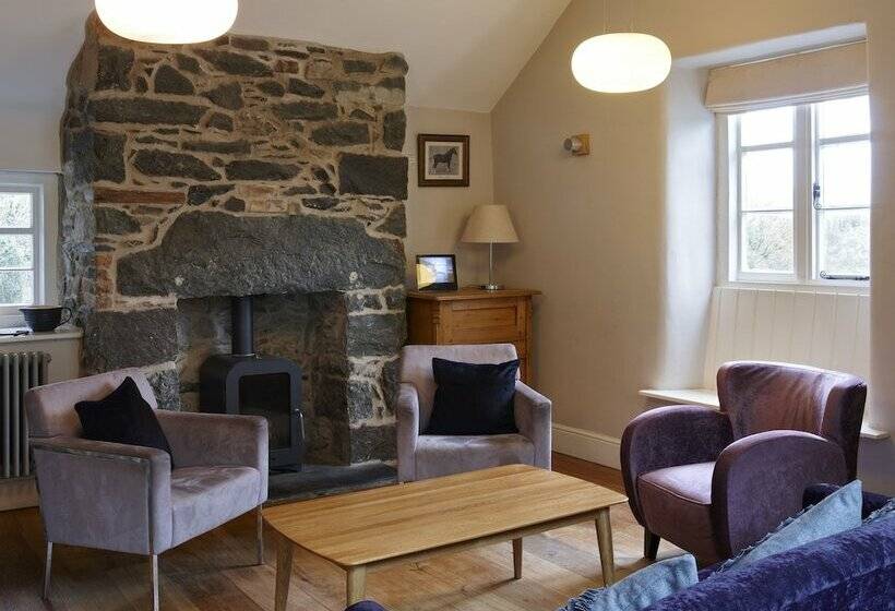 Пансион Cross Foxes  Bar Grill Rooms