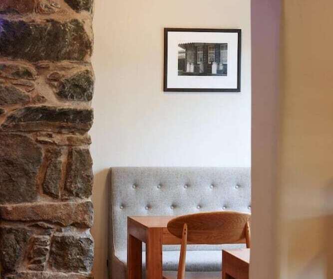 Пансион Cross Foxes  Bar Grill Rooms