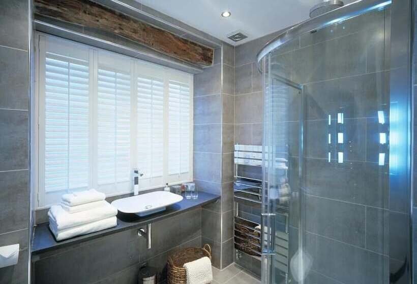 펜션 Cross Foxes Bar Grill Rooms