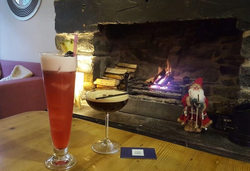 펜션 Cross Foxes Bar Grill Rooms