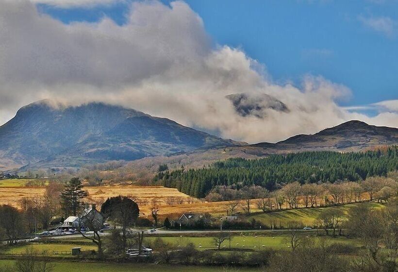 펜션 Cross Foxes Bar Grill Rooms