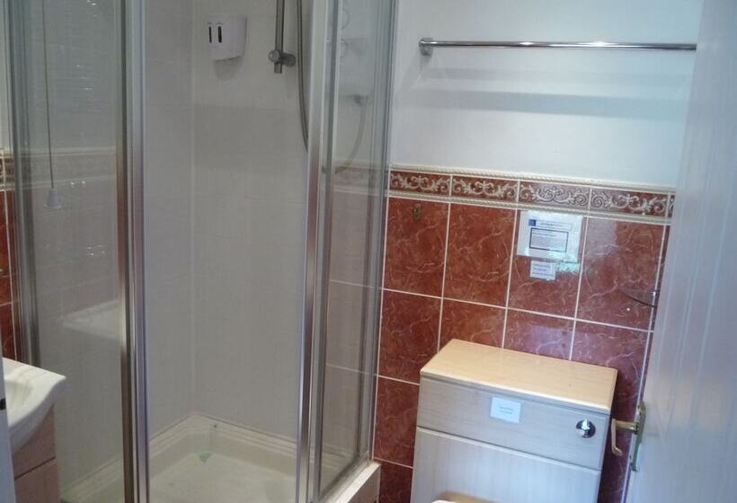 פנסיון Distillery Guest House