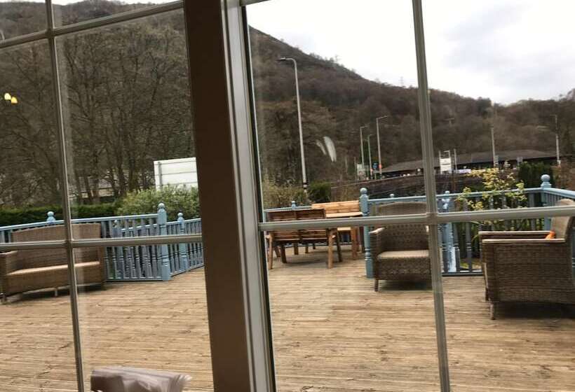 פנסיון Distillery Guest House