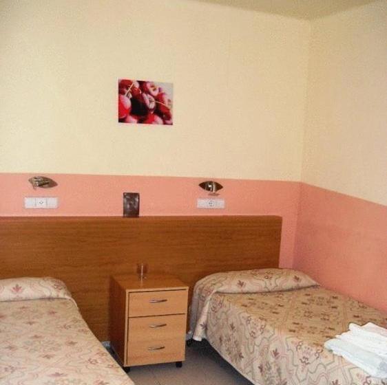 بنسيون Fonda Joan