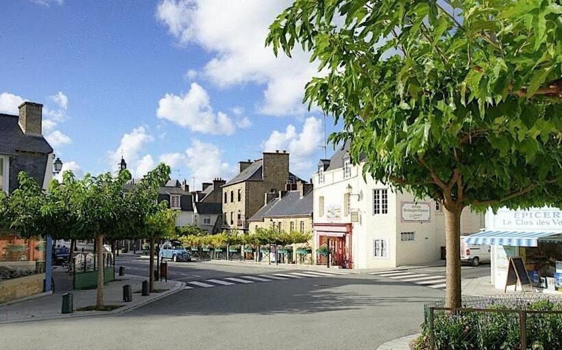 بنسيون Gites De La Cote D'emeraude