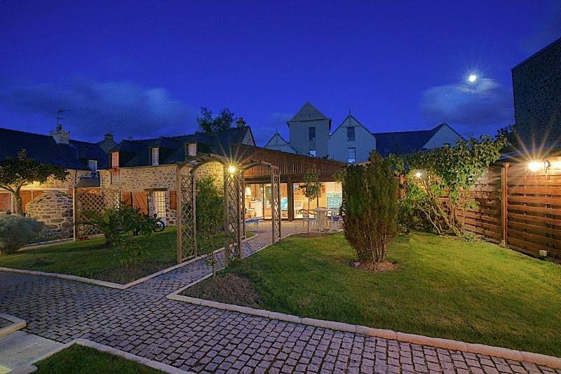 بنسيون Gites De La Cote D'emeraude