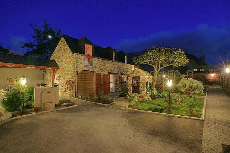 بنسيون Gites De La Cote D'emeraude