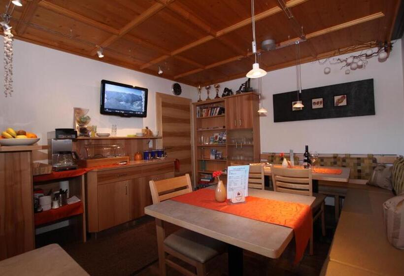 Panzió Gästehaus Alpina