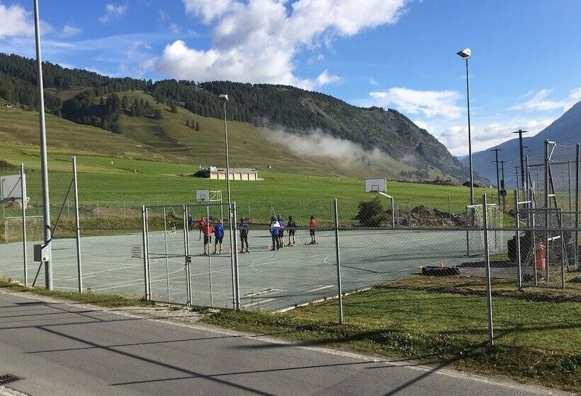 ペンション Gästehaus Convict Zuoz