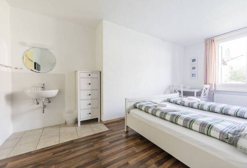 ペンション Gästehaus Convict Zuoz