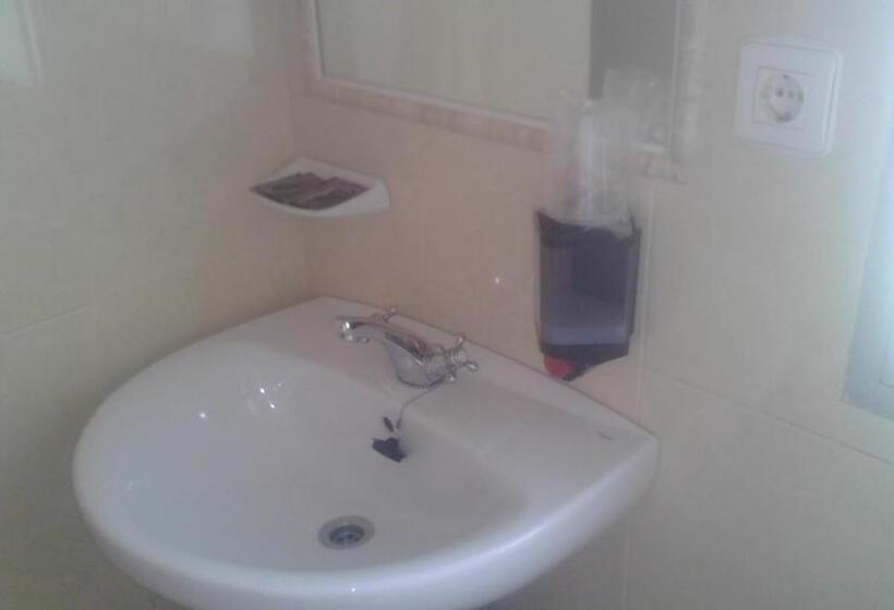 Пансион Hostal Cabrera