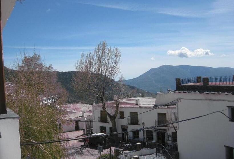 بنسيون Hostal El Cascapeñas De La Alpujarra