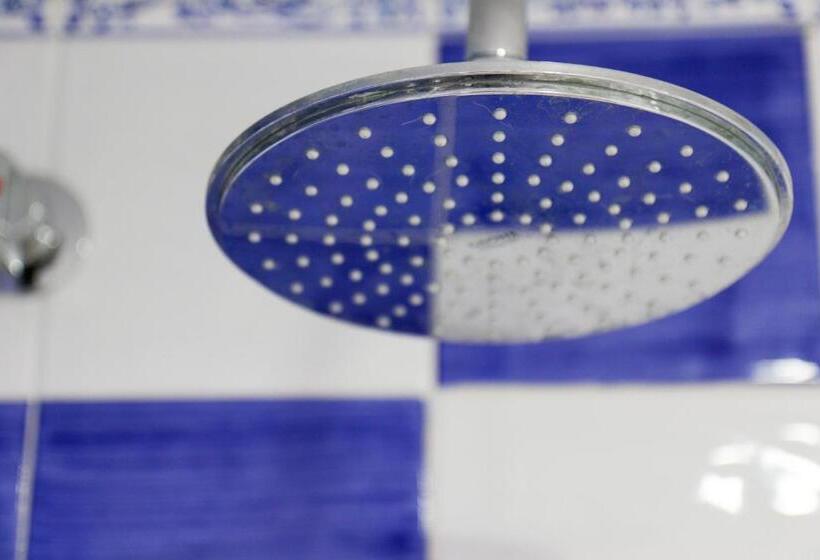 펜션 Hostal Les Roquetes