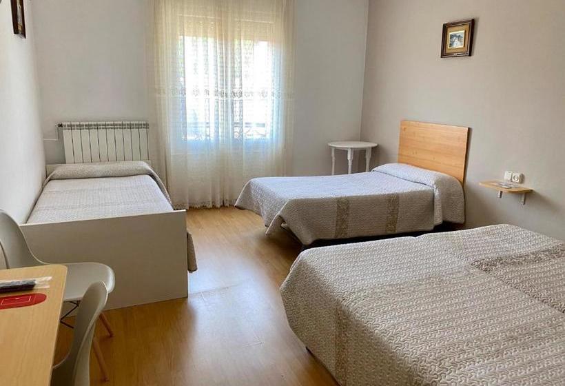 Пансион Hostal L'estació