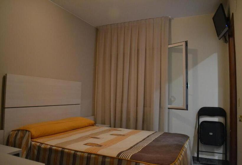 بنسيون Hostal Restaurante El Castillo