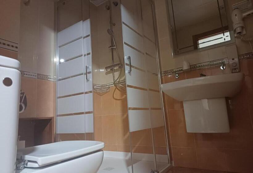 بنسيون Hostal Restaurante El Castillo