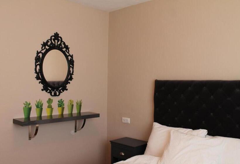 פנסיון Hostal Sabana