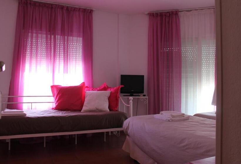 פנסיון Hostal Sabana