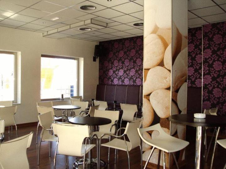 פנסיון Hostal Sabana