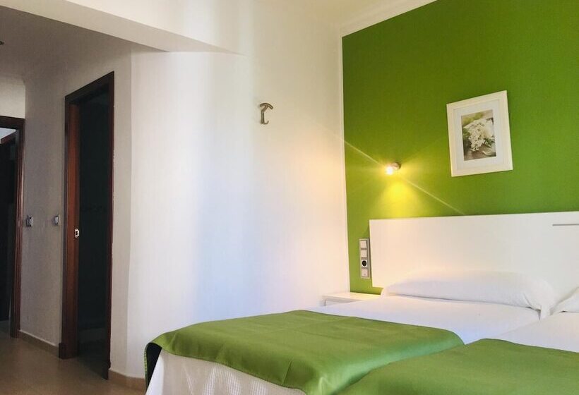 Пансион Hostal Victoria Mar