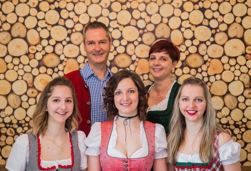 פנסיון Landgasthof Lenzer