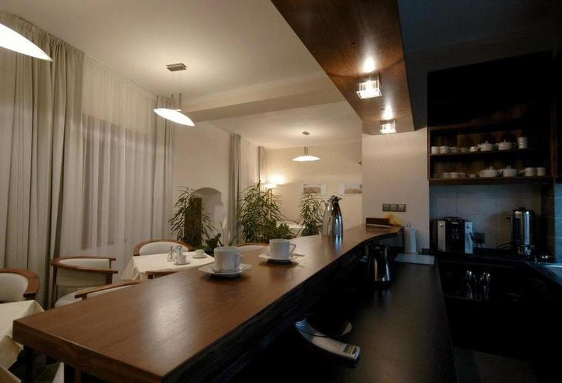 پانسیون Penzion Na Hradě