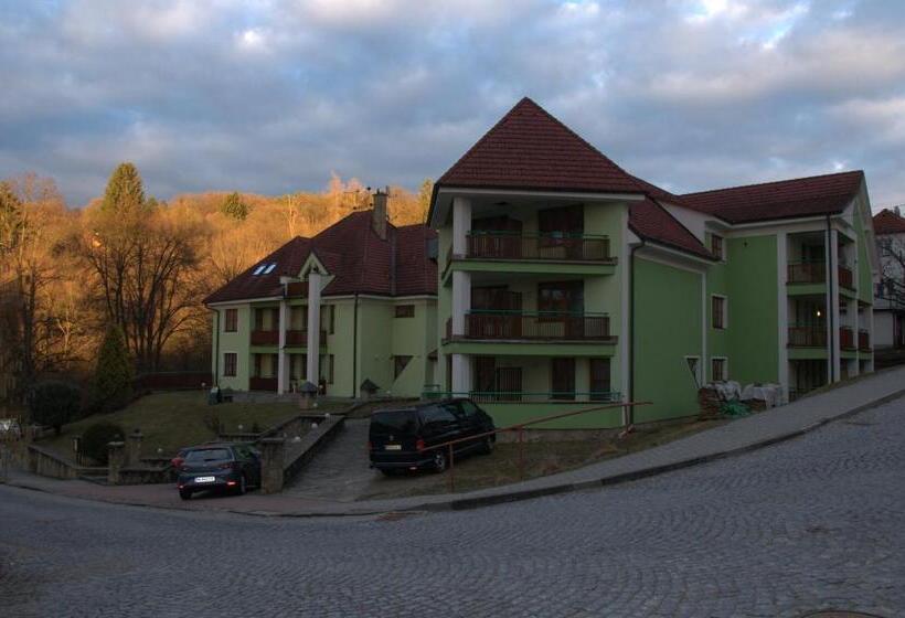 膳宿费 Penzion Stella