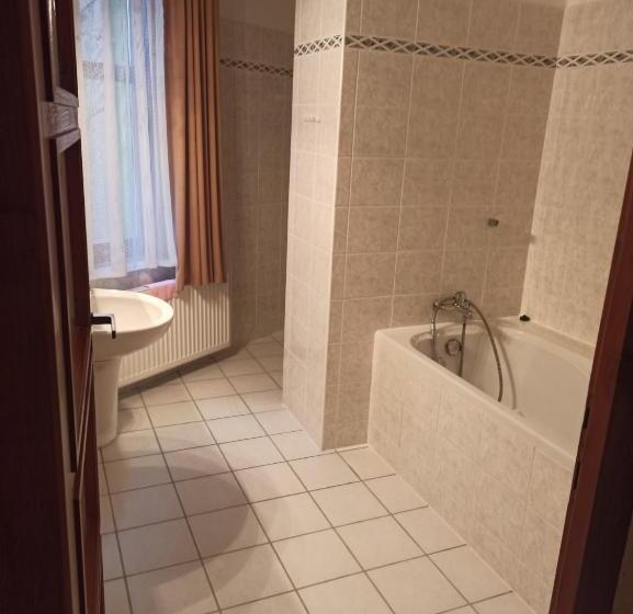 膳宿费 Penzion Stella