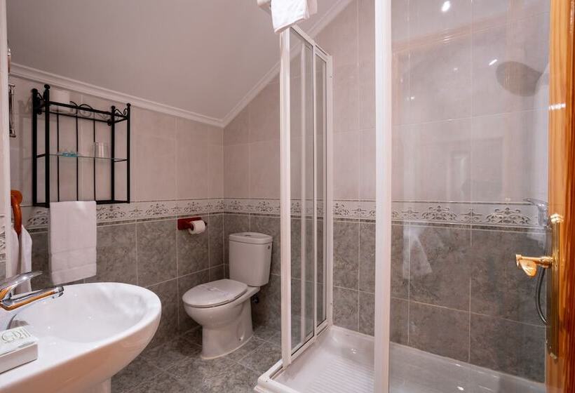 بنسيون Posada El Trasmerano