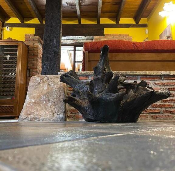 پانسیون Posada La Llosa De Viveda   Adults Only