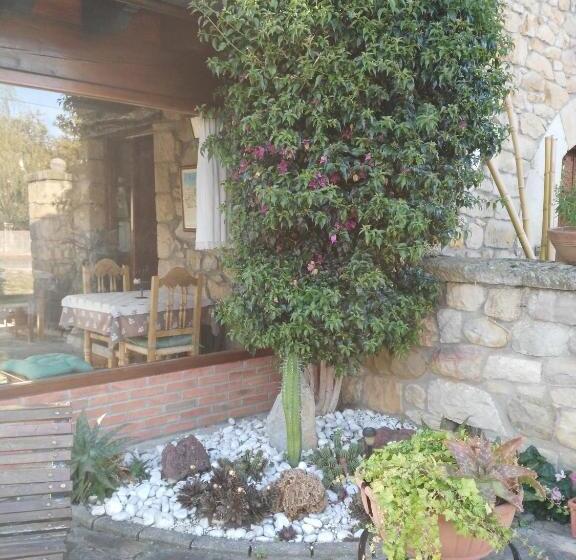 פנסיון Posada La Llosa De Viveda   Adults Only