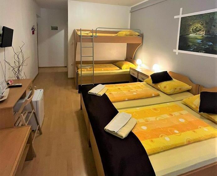 پانسیون Apartments Furman Self Check In