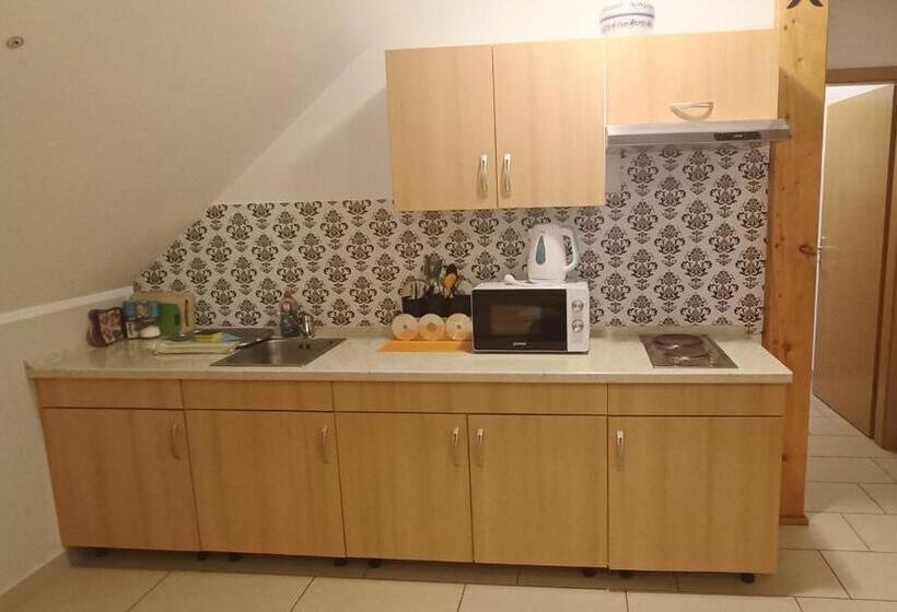 پانسیون Apartments Furman Self Check In