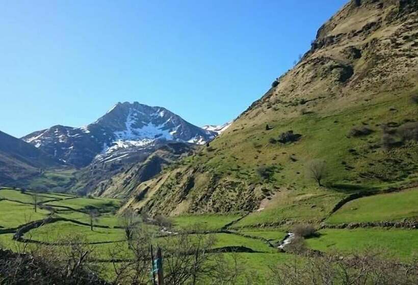 פנסיון Núcleo De Turismo Rural La Corte