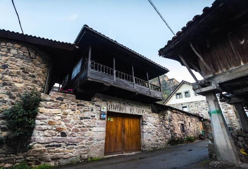 פנסיון Núcleo De Turismo Rural La Corte