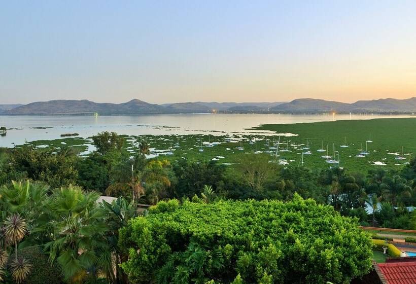 بنسيون Stirling Manor Boutique Guest House