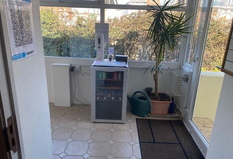 پانسیون The Ashleigh