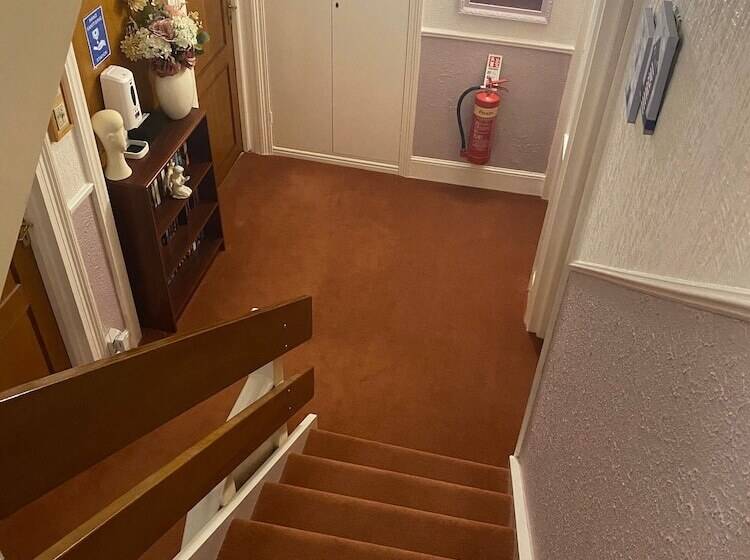 پانسیون The Ashleigh